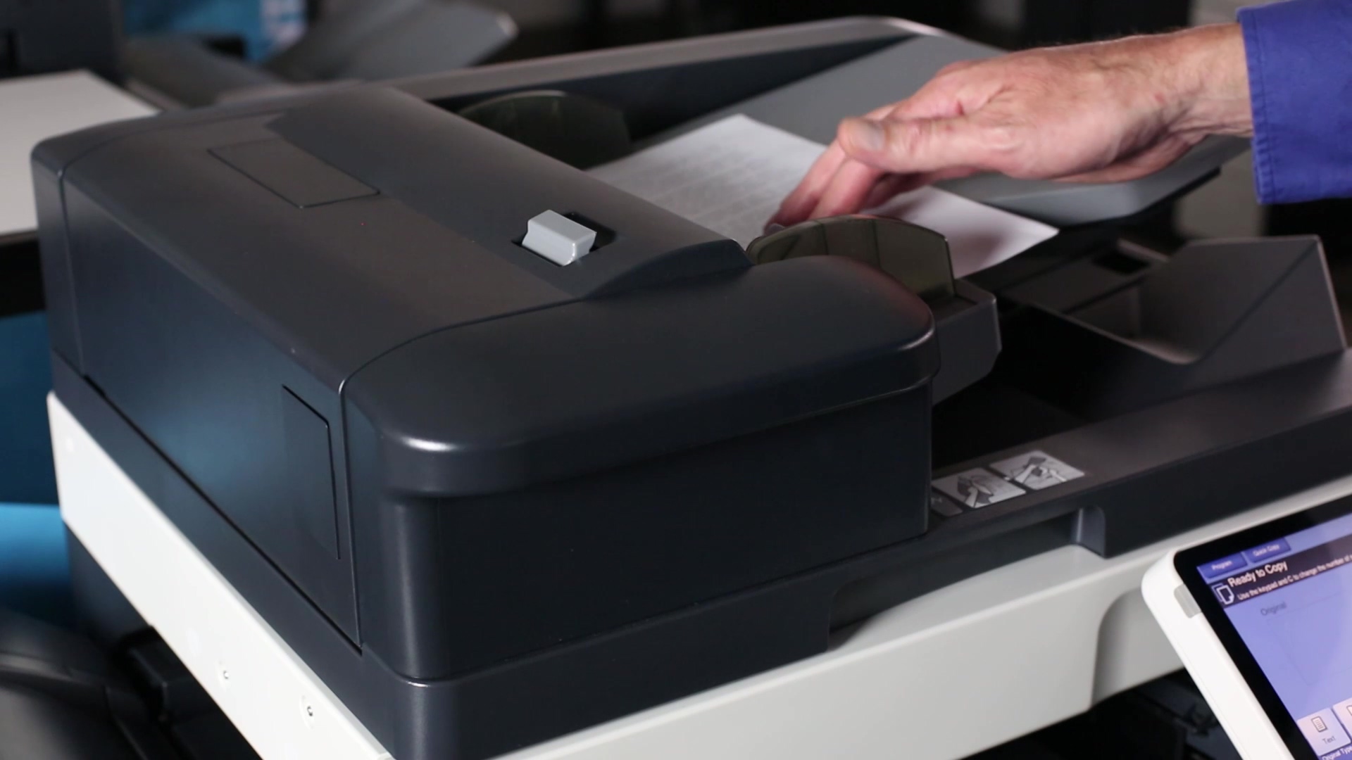 How to Clean Streaks Off Glass on Konica Minolta Bizhub Series SumnerOne